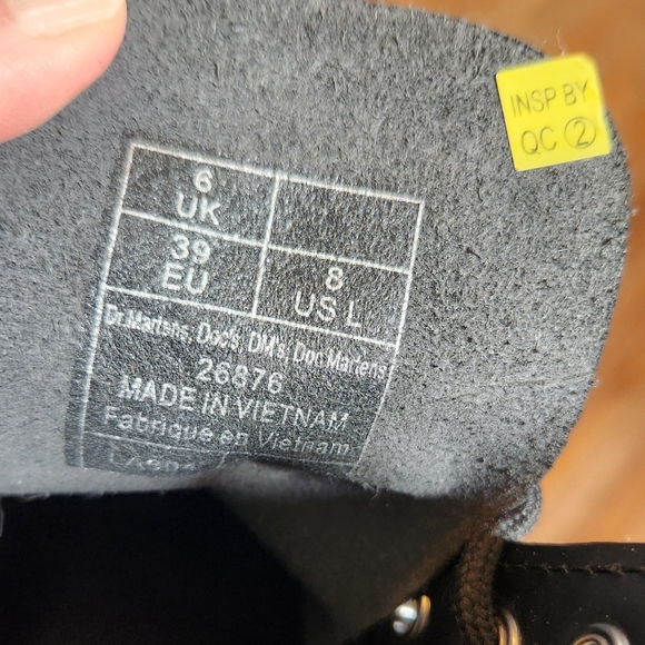 Almost new Doc Martens unusual 1460 black and white polka dot 8 eye boots - Picture 4 of 10